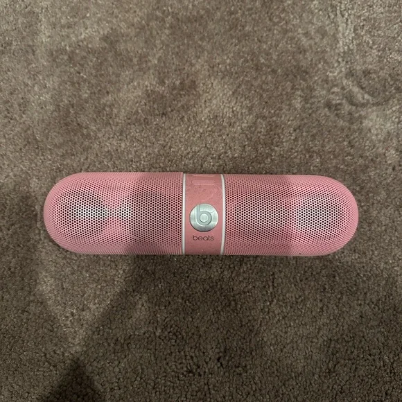 Nicki Minaj Pink beats pill - Picture 3 of 6